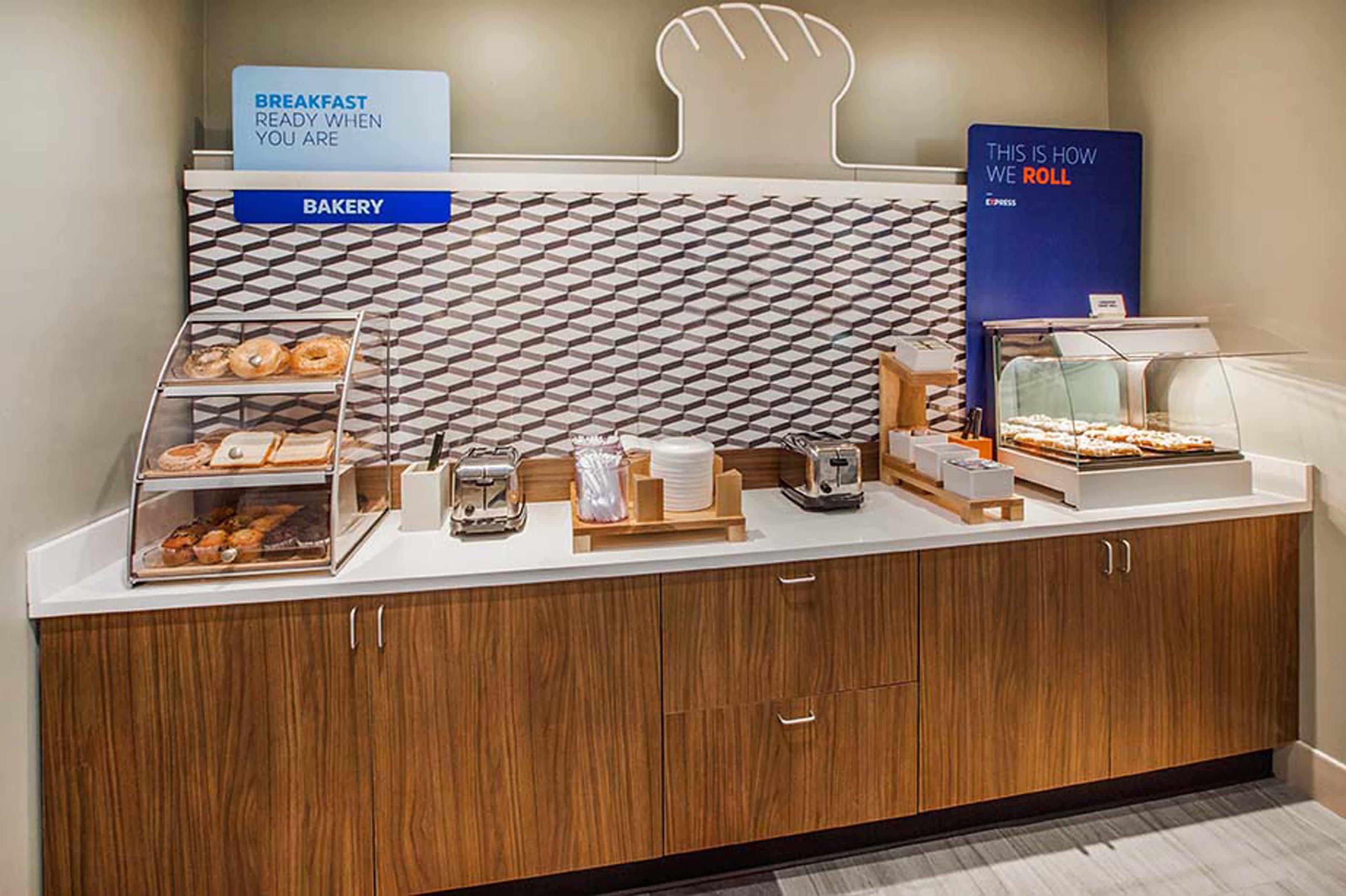 Express Nuys By Ihg Los Angeles
