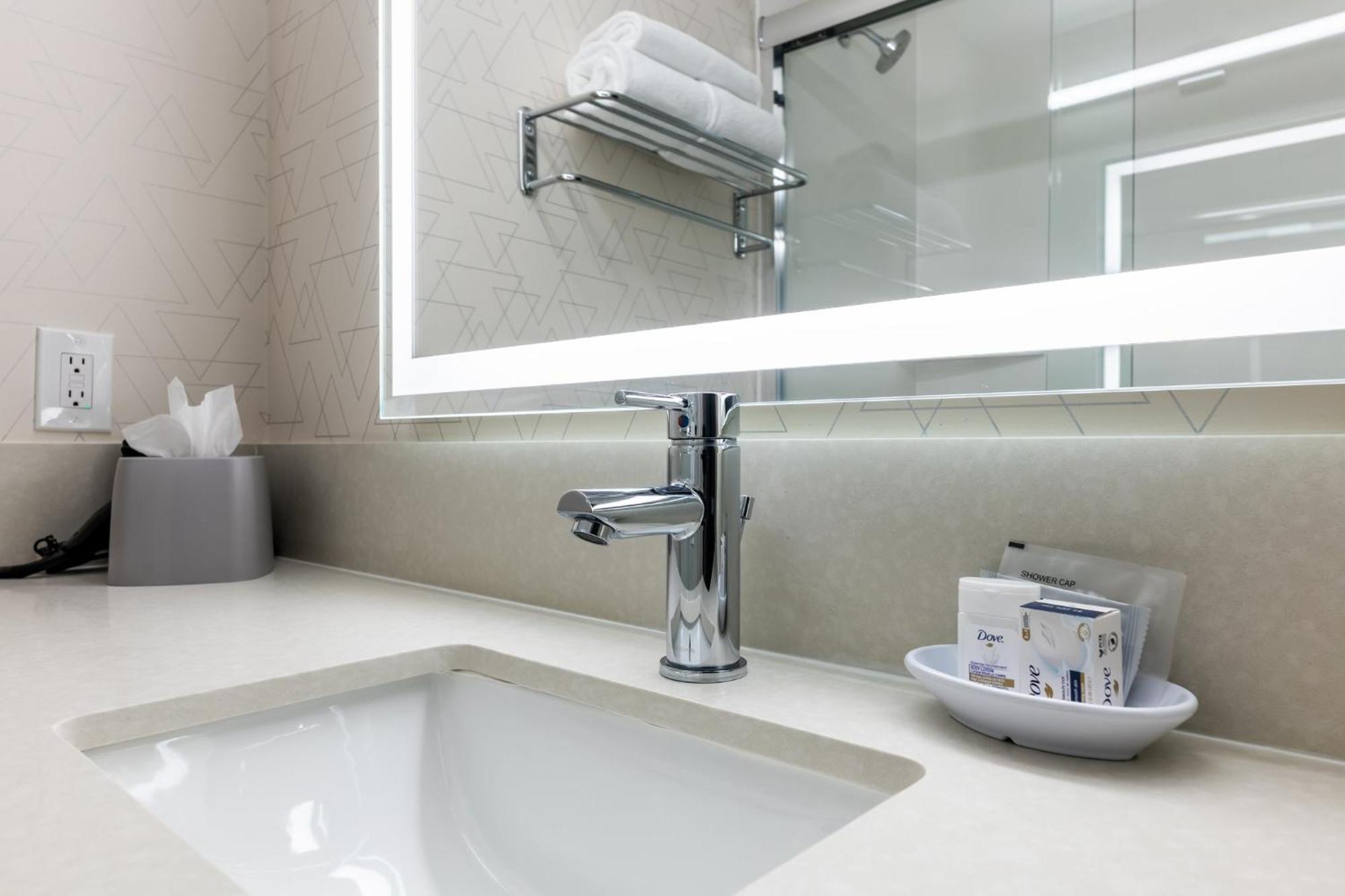 Express Nuys By Ihg Hotel Los Angeles