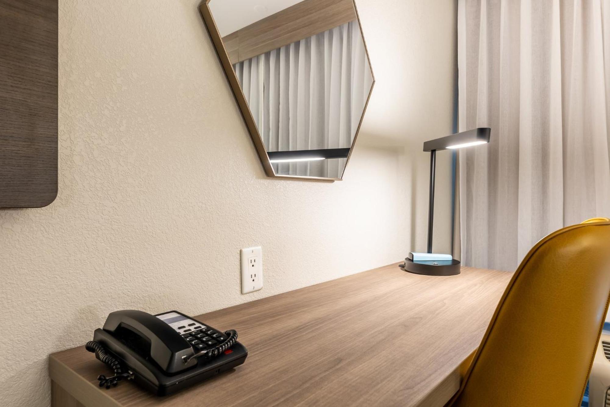 Express Nuys By Ihg 2* Los Angeles