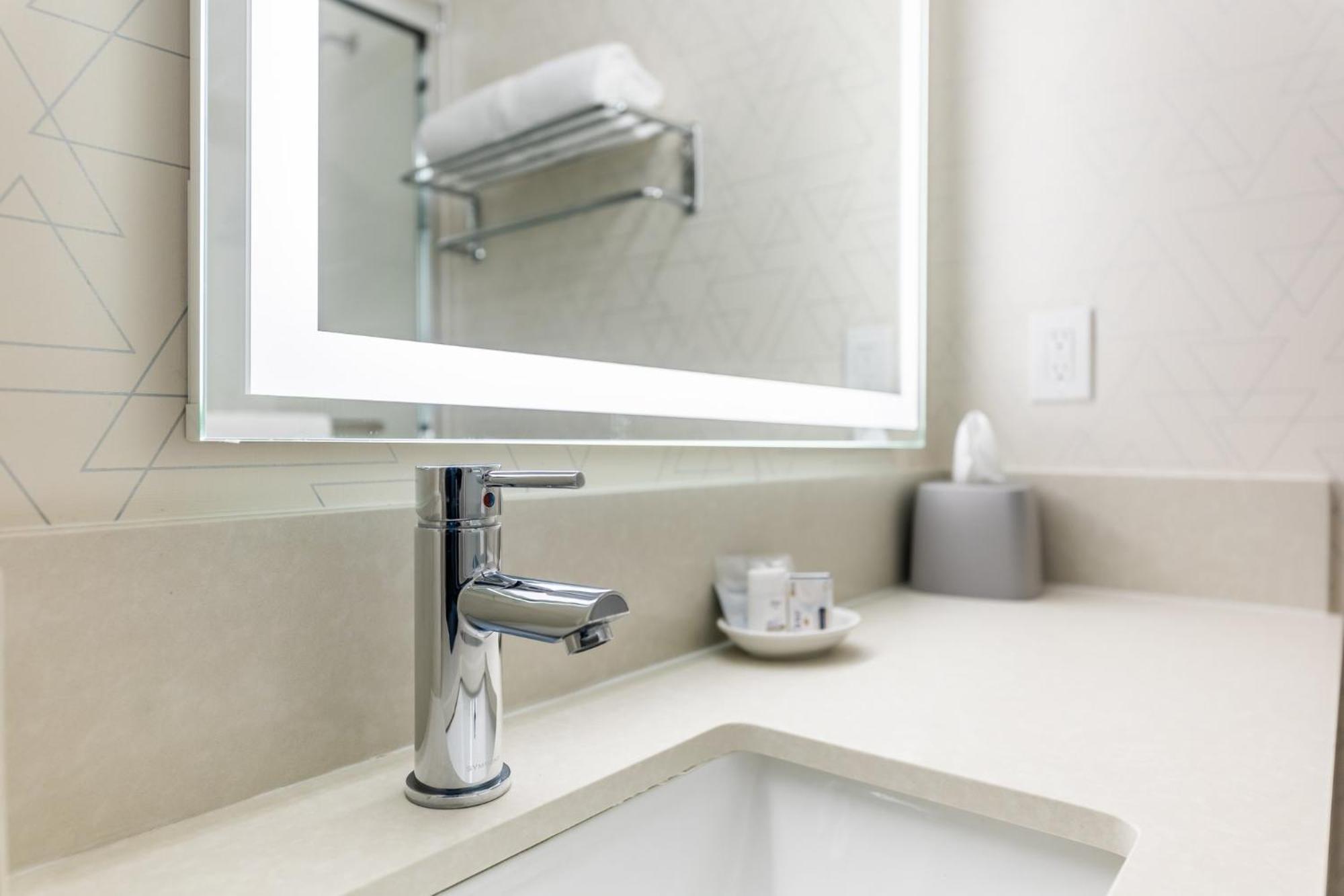 Express Nuys By Ihg Hotel Los Angeles