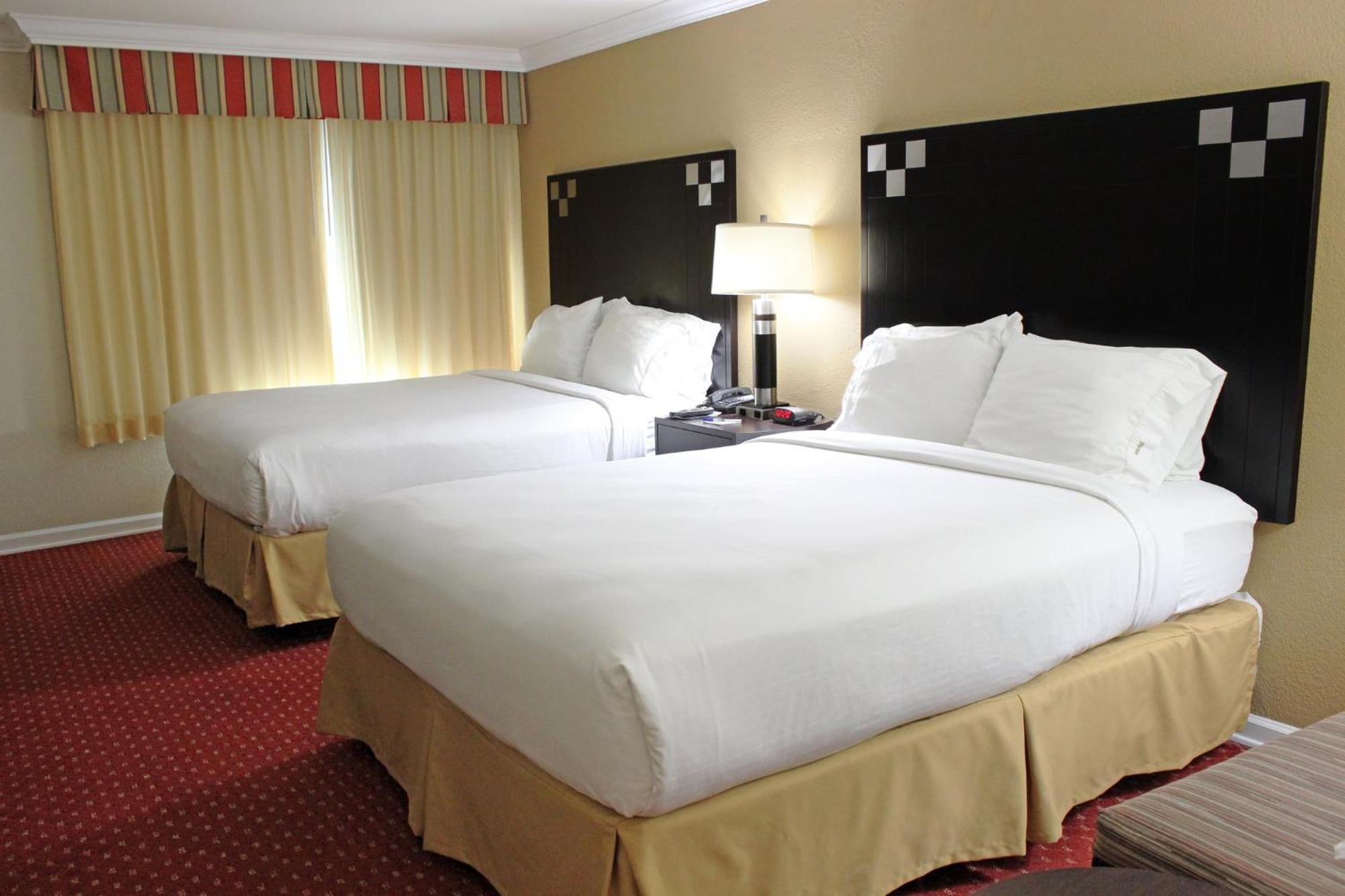 Express Nuys By Ihg Hotel