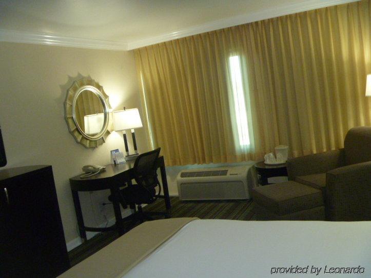 Hotel Express Nuys By Ihg 2*
