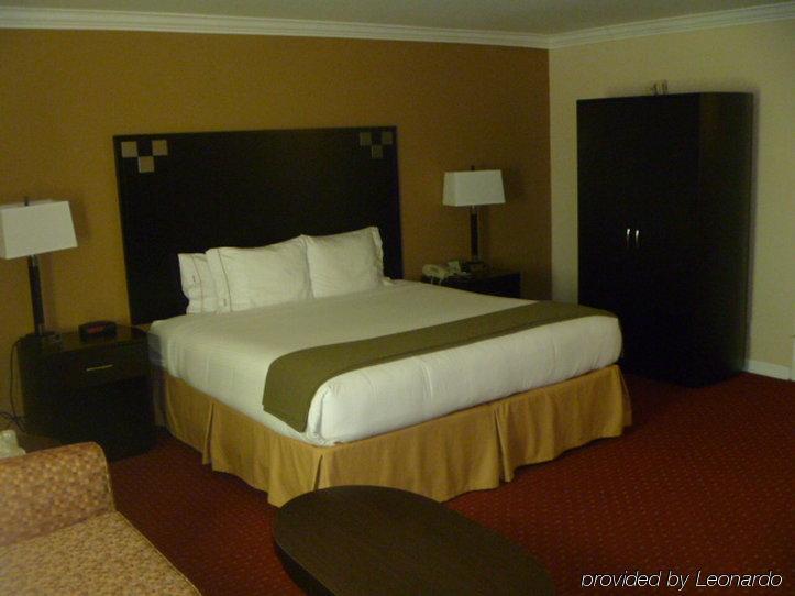 Hotel Express Nuys By Ihg 2*