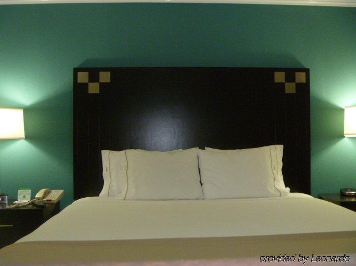 Hotel Express Nuys By Ihg
