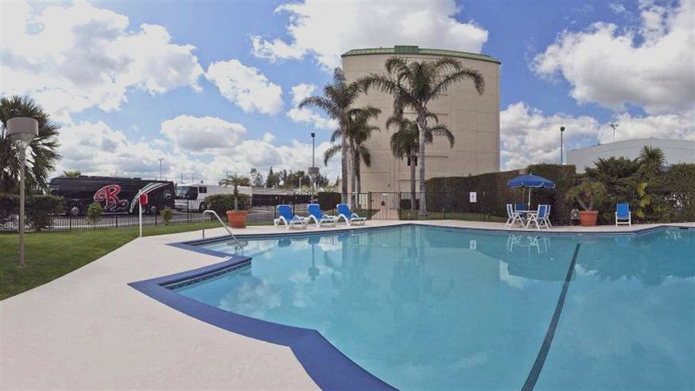 Hotel Express Nuys By Ihg