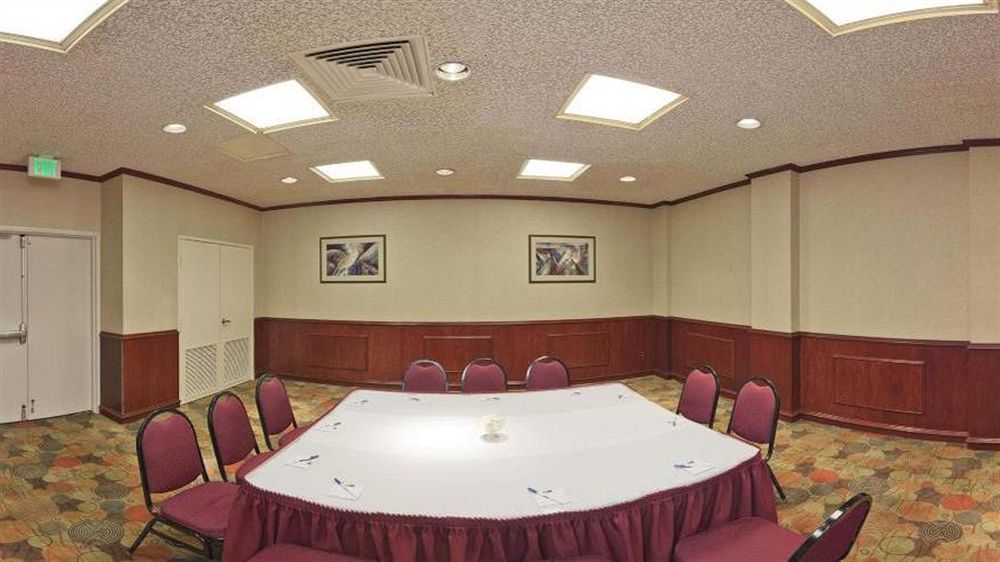 Express Nuys By Ihg 2*