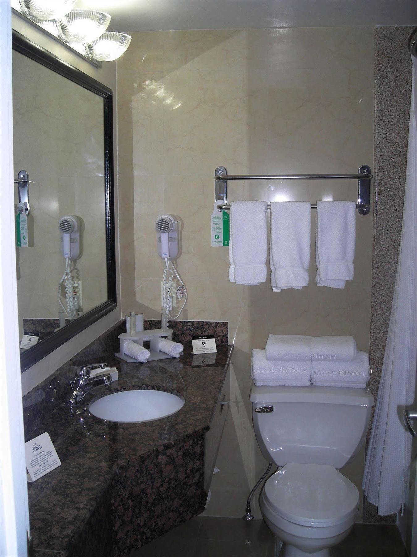 Express Nuys By Ihg Los Angeles