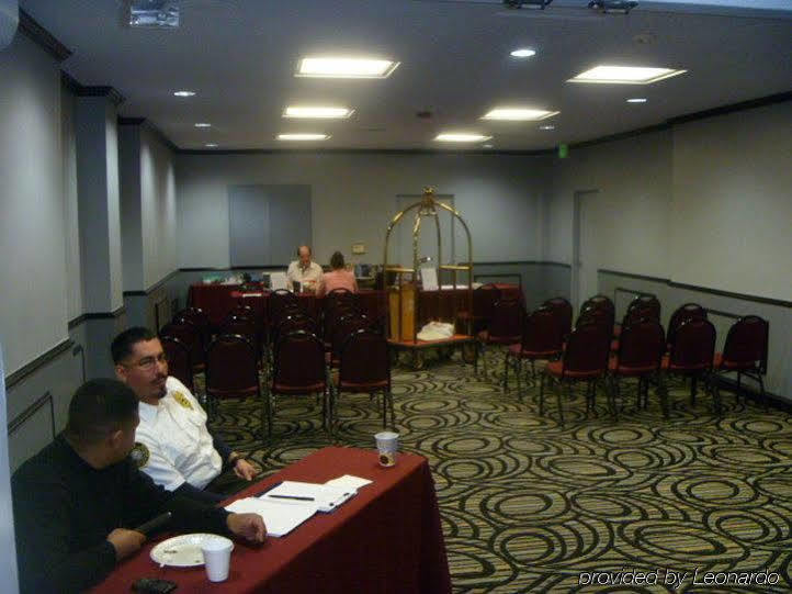 Express Nuys By Ihg 2*