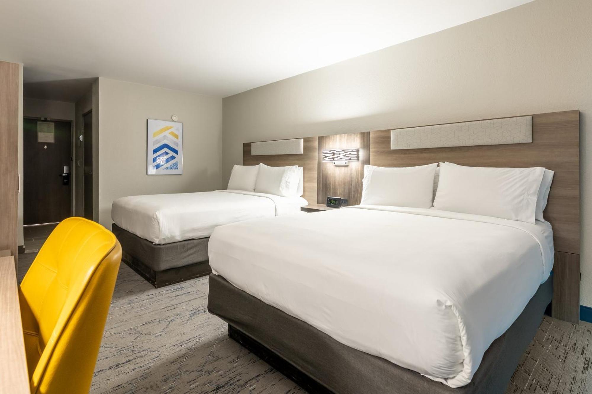 Express Nuys By Ihg Hotel 2*