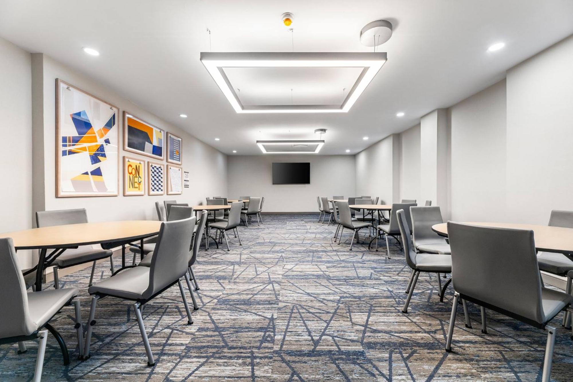 Hotel Express Nuys By Ihg