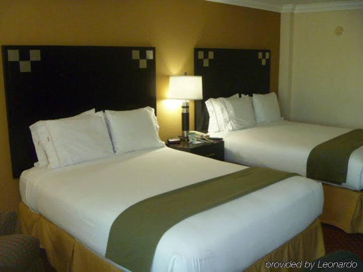 Hotel Express Nuys By Ihg 2*